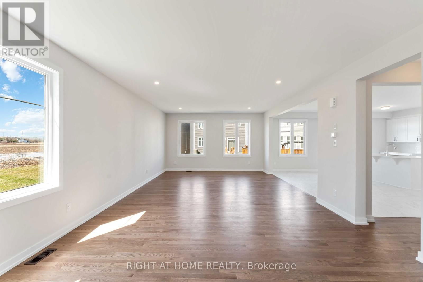 83 HACKAMORE CRESCENT Image 6