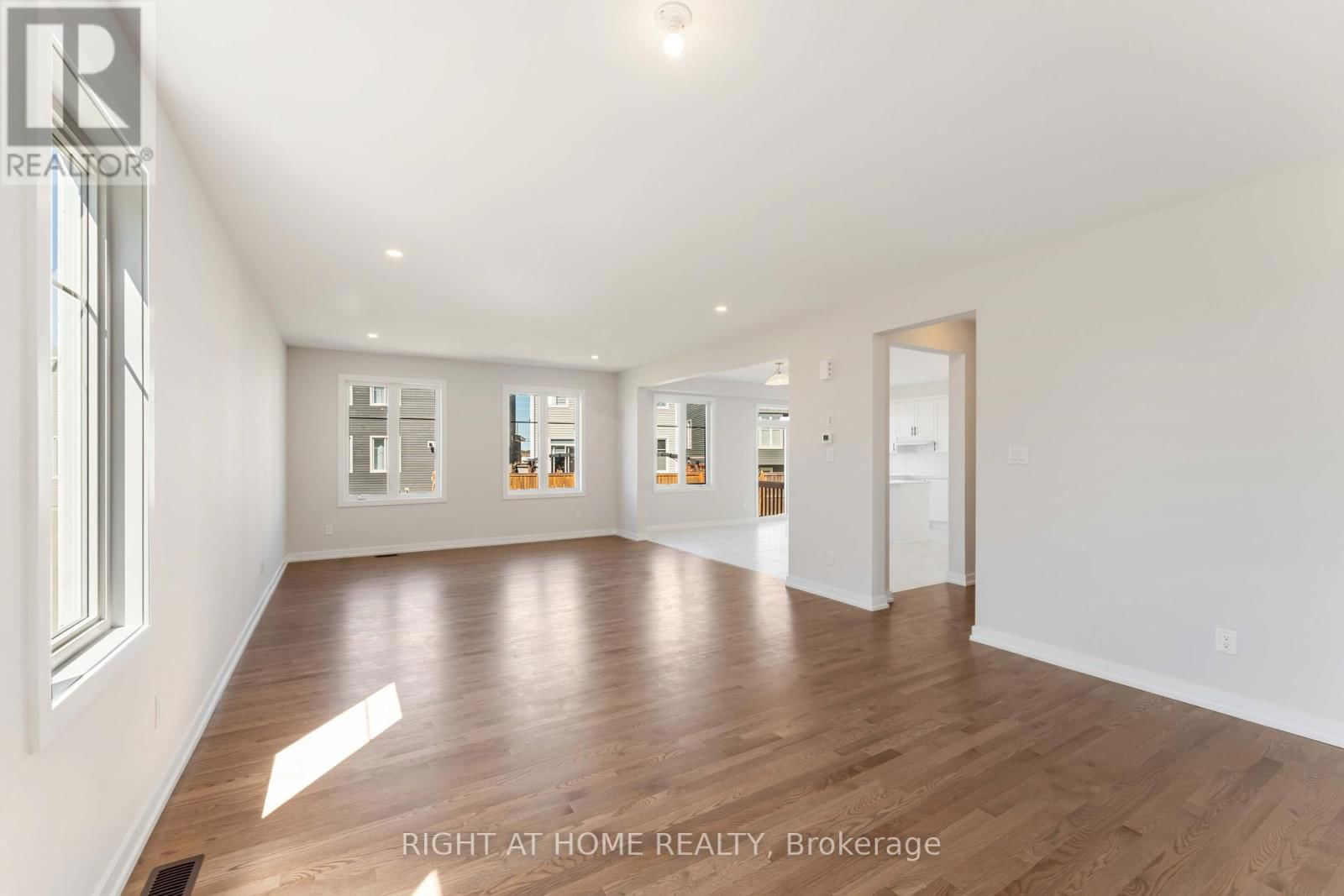 83 HACKAMORE CRESCENT Image 7