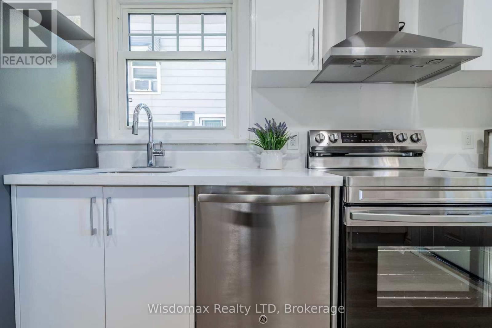 169 RUSSELL AVENUE Image 14