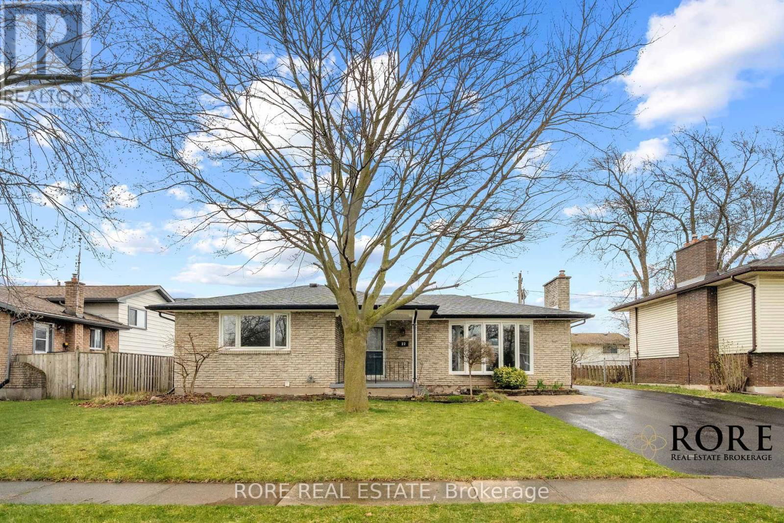 22 COLONIAL STREET Image 1
