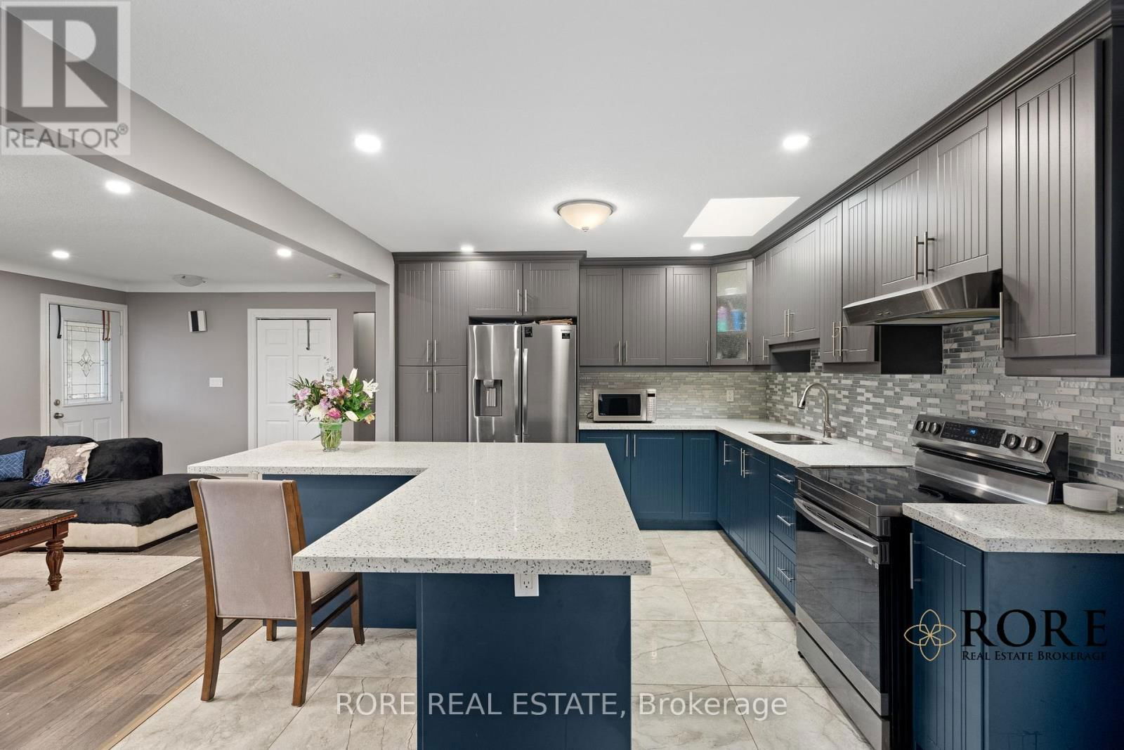 22 COLONIAL STREET Image 10