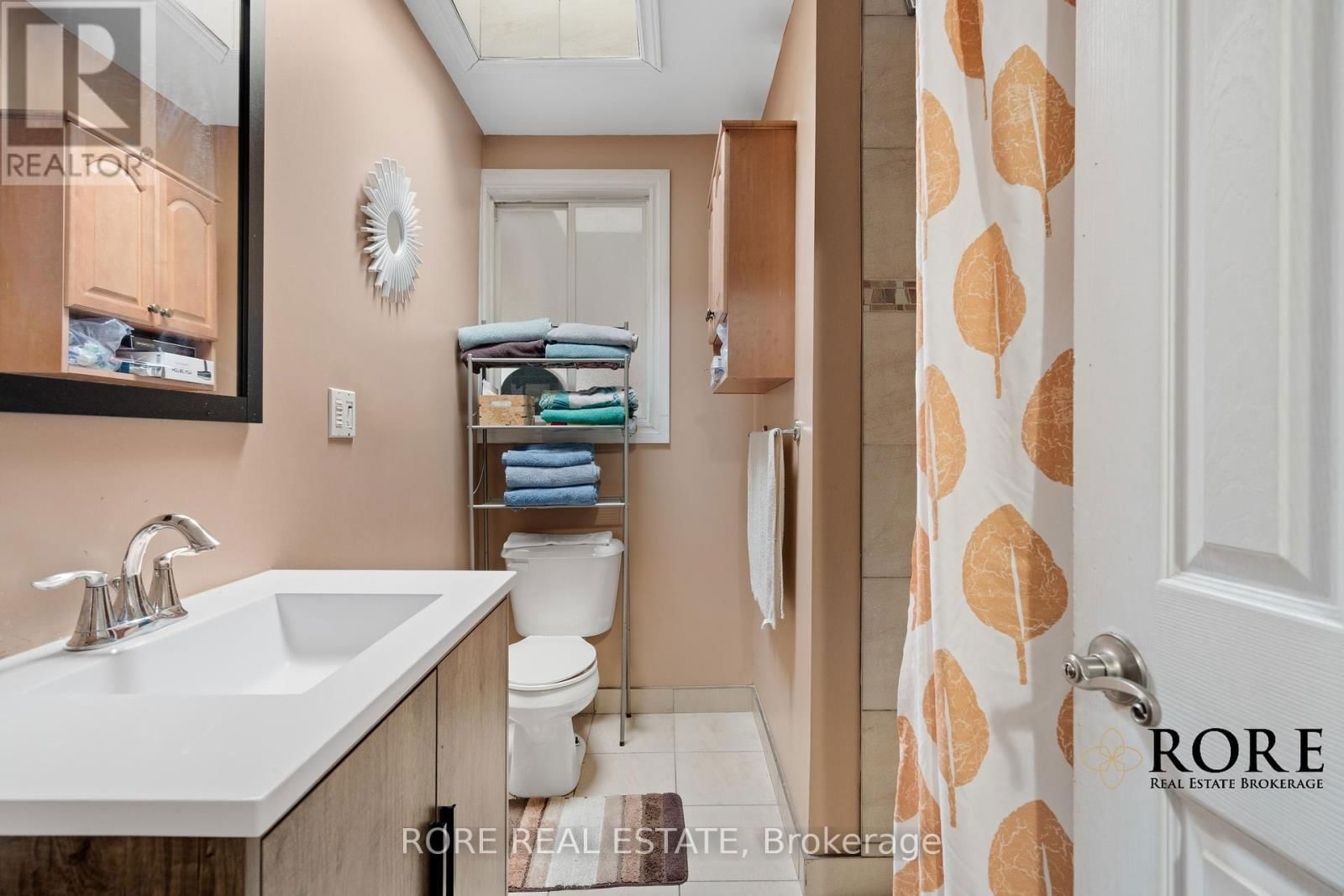 22 COLONIAL STREET Image 17