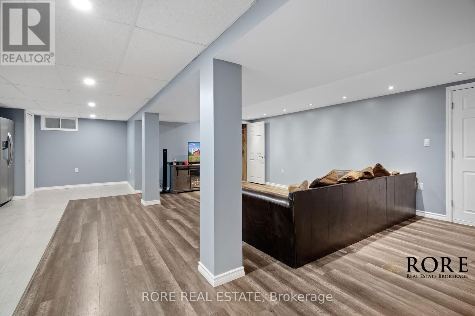 22 COLONIAL STREET Image 24