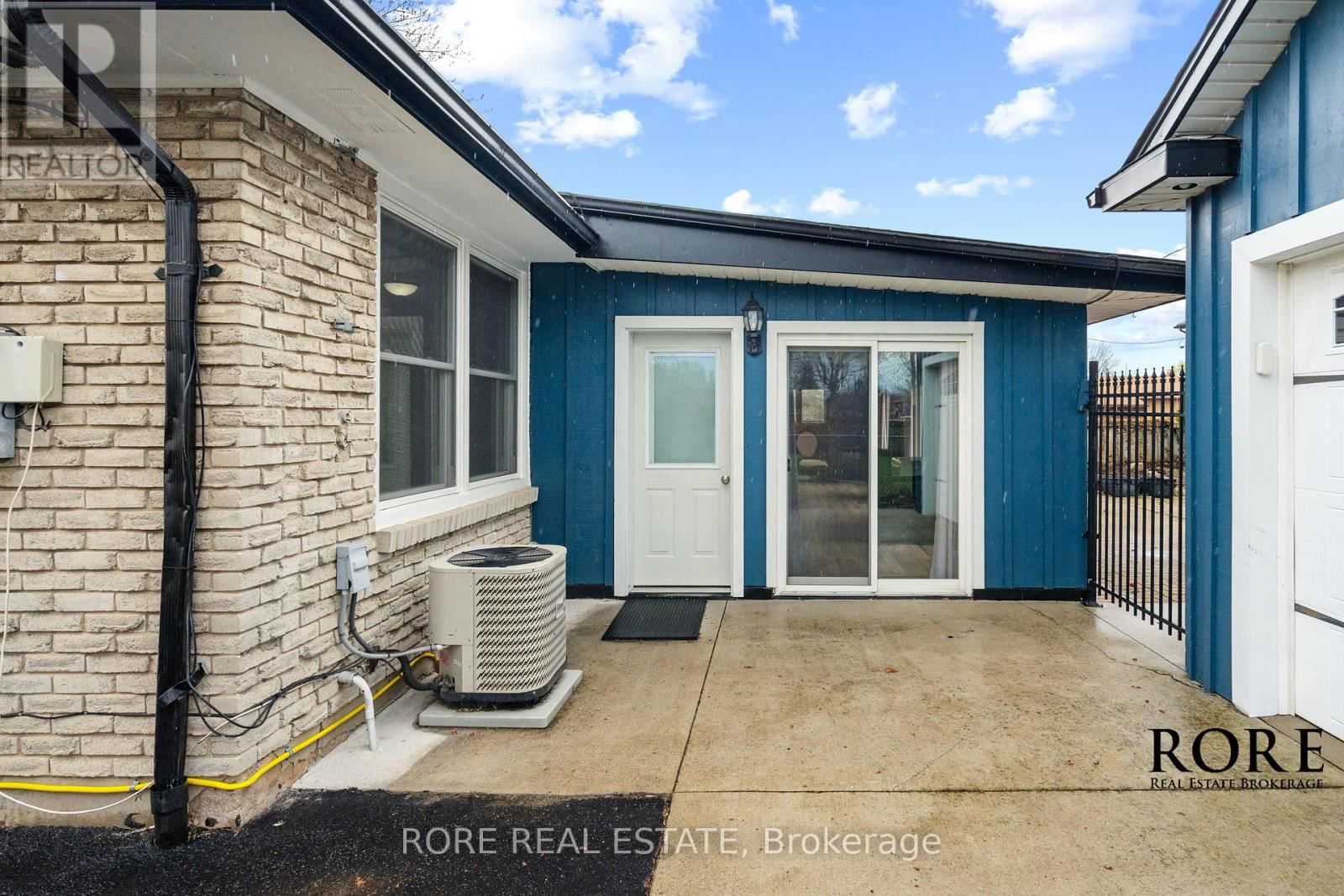 22 COLONIAL STREET Image 32