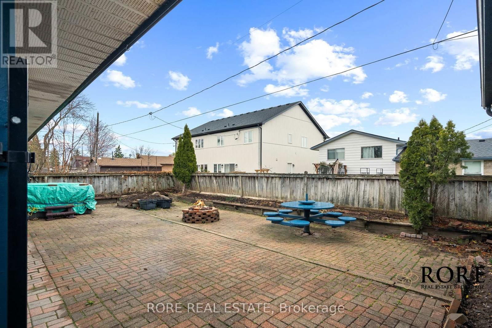 22 COLONIAL STREET Image 33