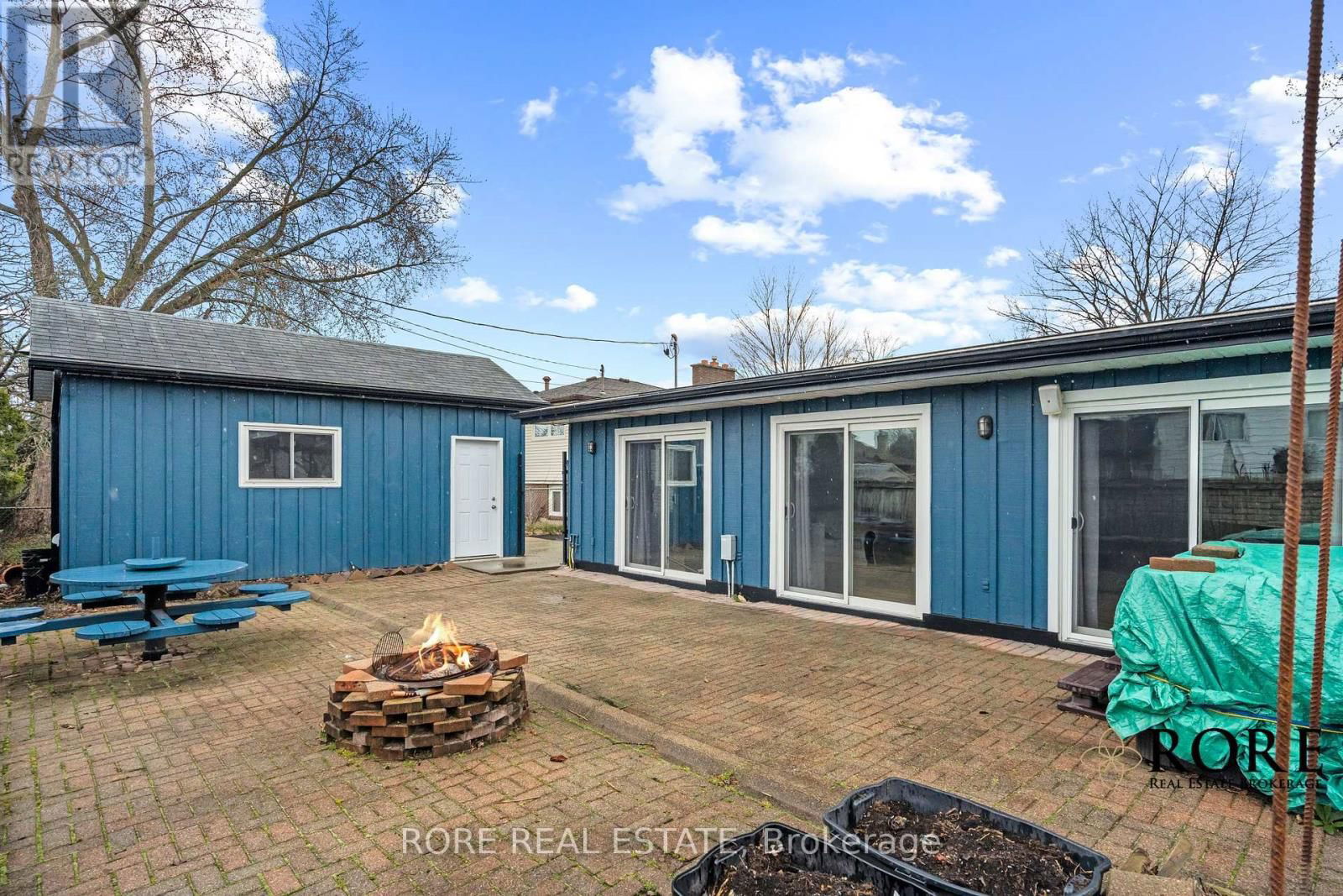 22 COLONIAL STREET Image 35