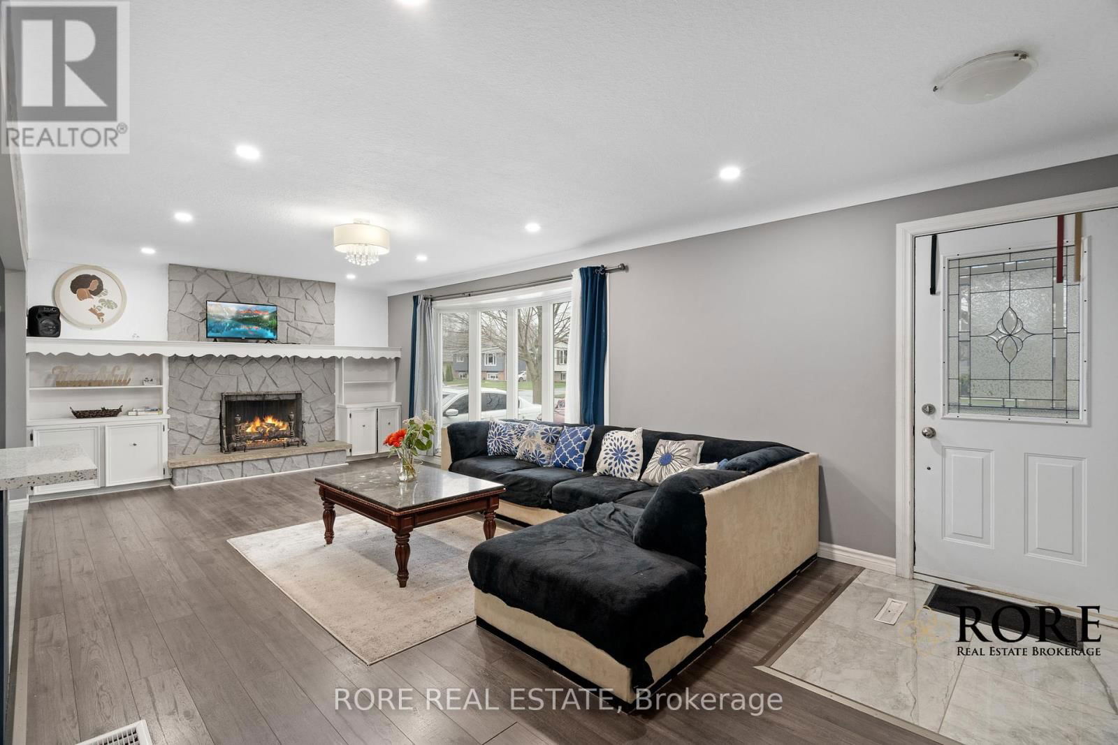 22 COLONIAL STREET Image 5