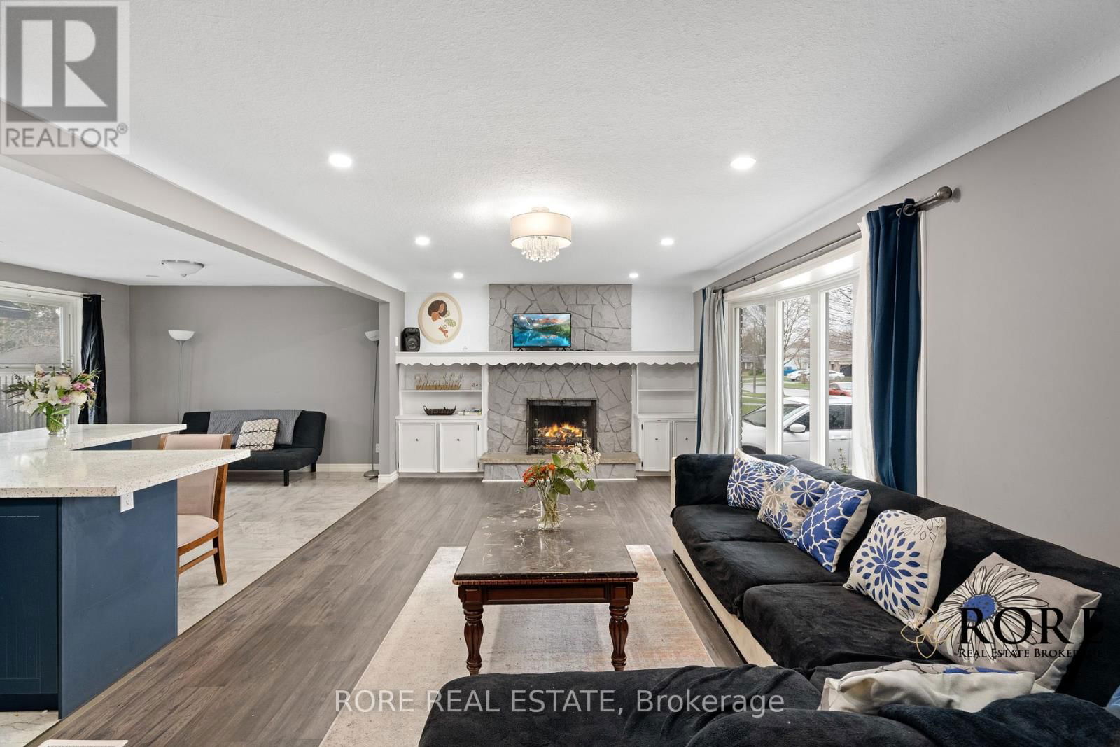 22 COLONIAL STREET Image 6