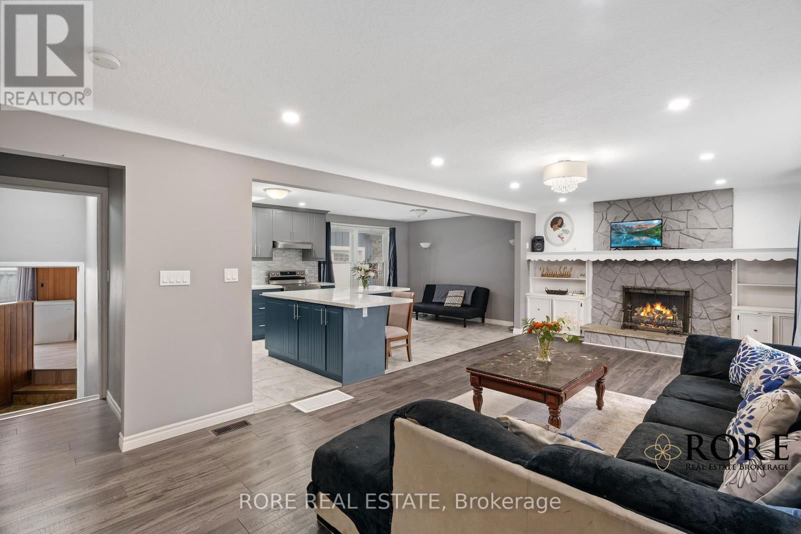 22 COLONIAL STREET Image 7