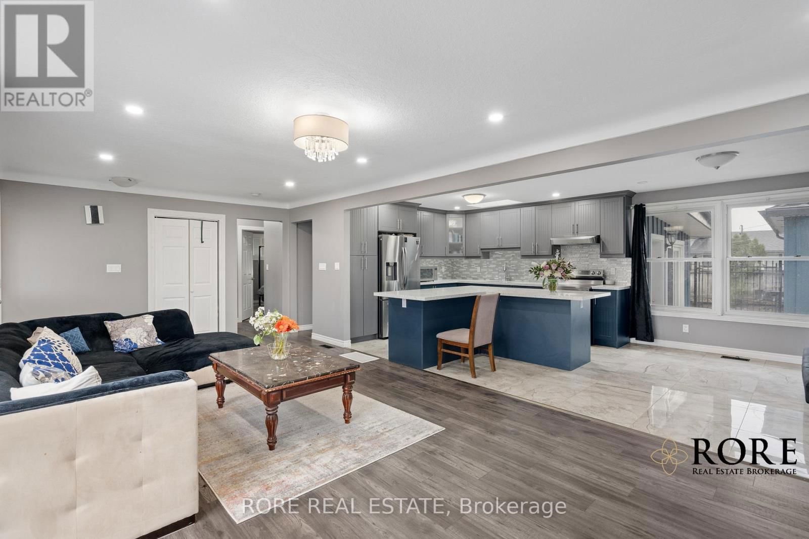 22 COLONIAL STREET Image 8