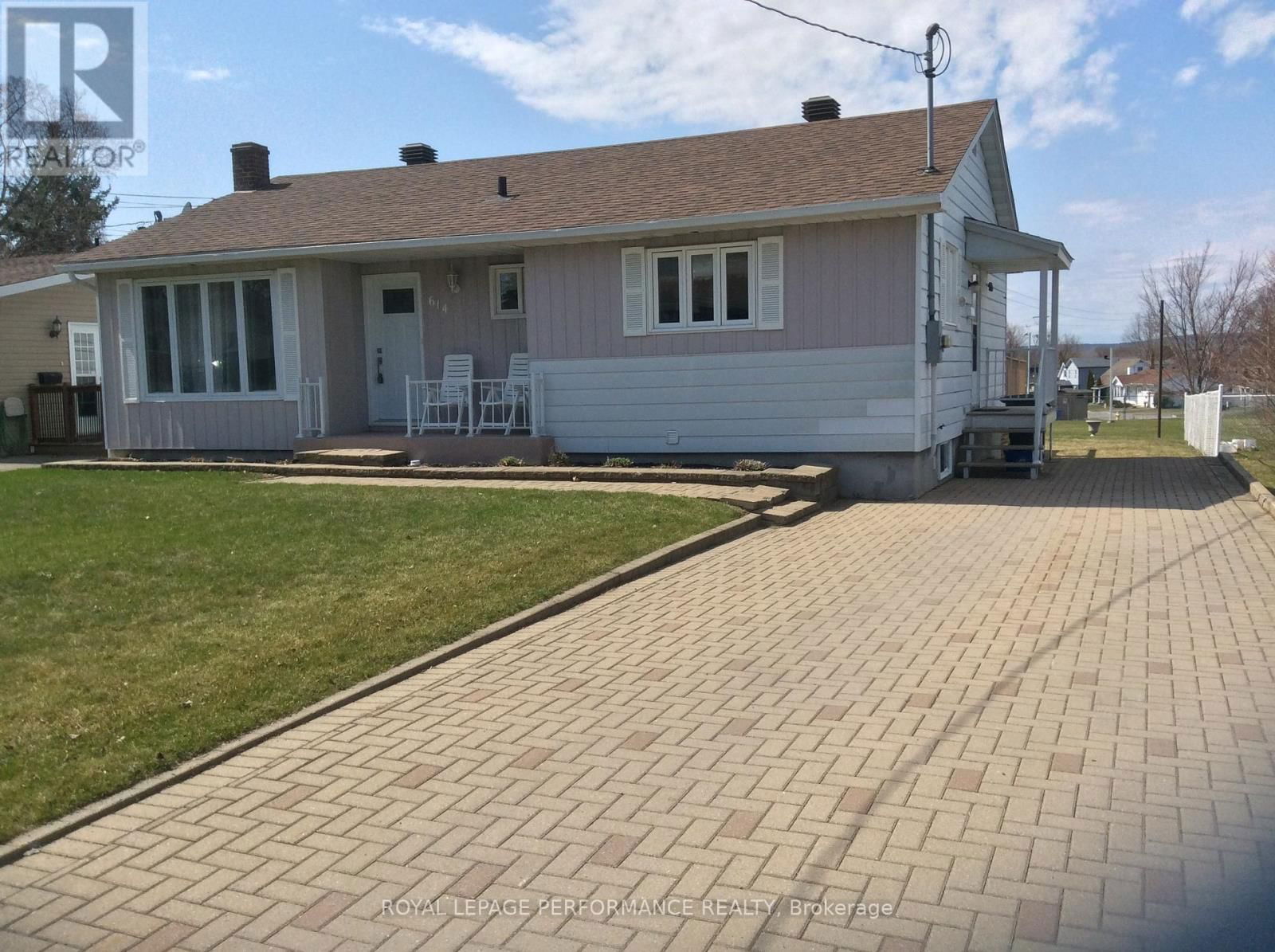 614 MONTCALM STREET Image 1