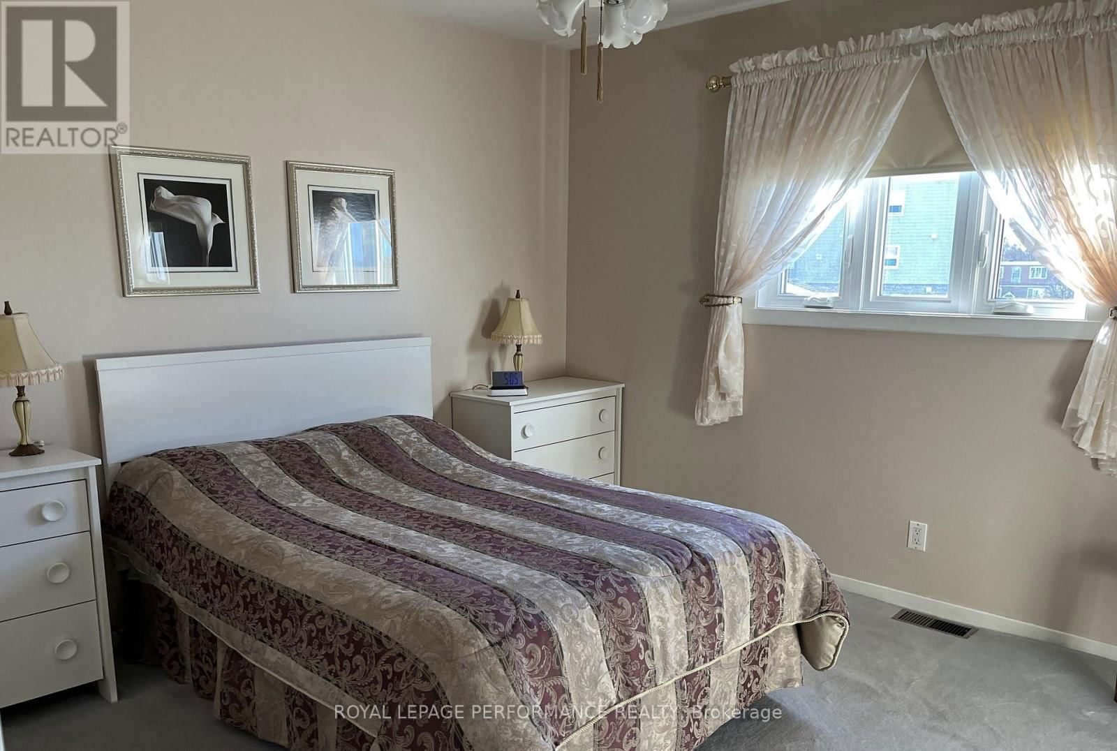 614 MONTCALM STREET Image 13