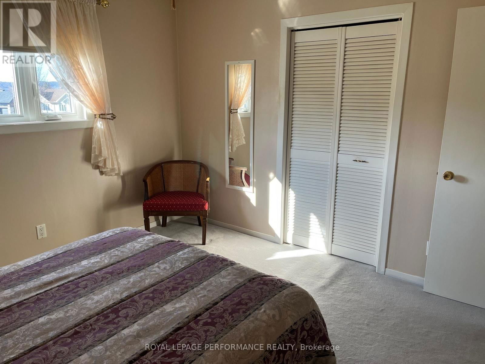 614 MONTCALM STREET Image 15