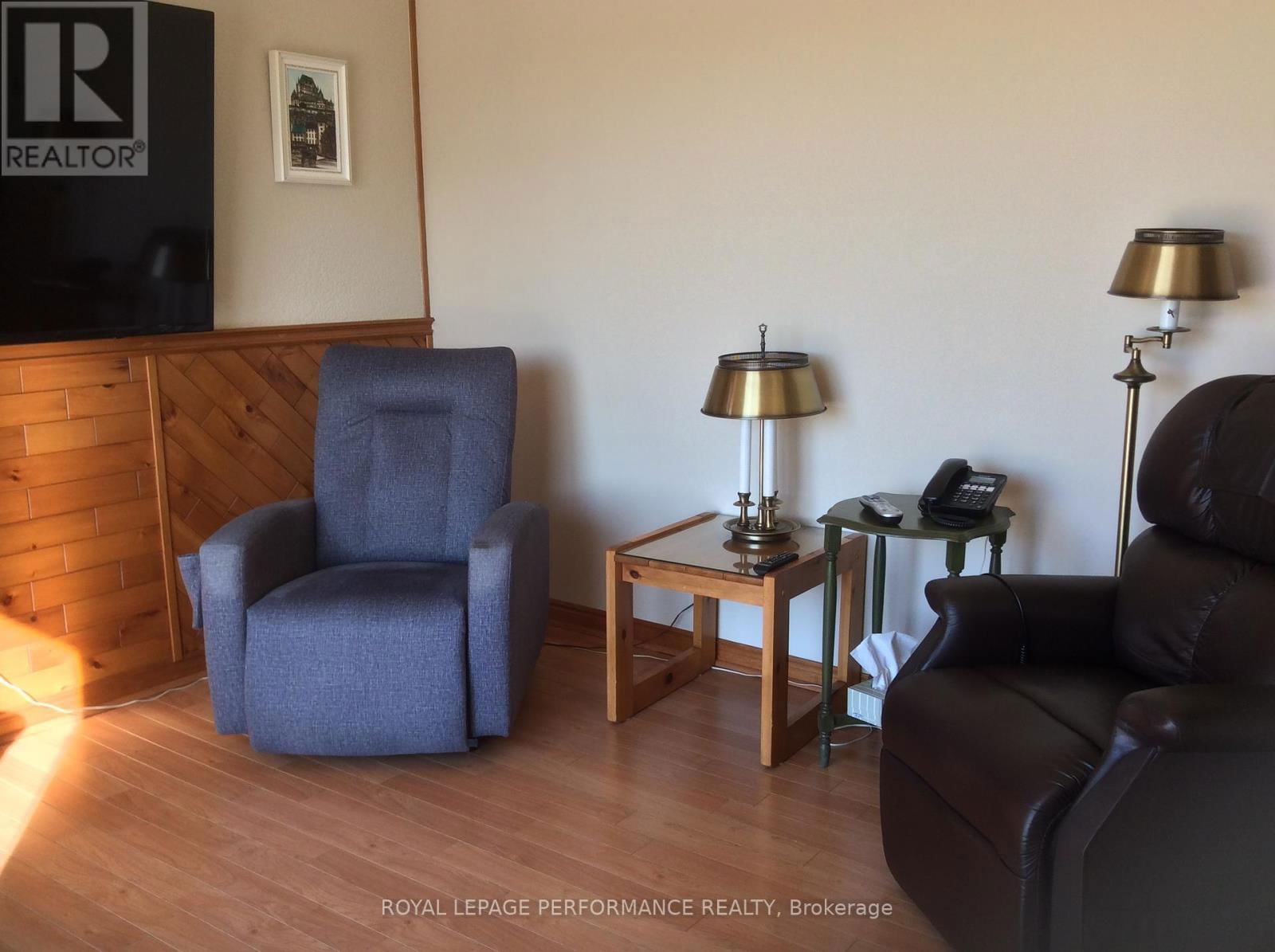614 MONTCALM STREET Image 17