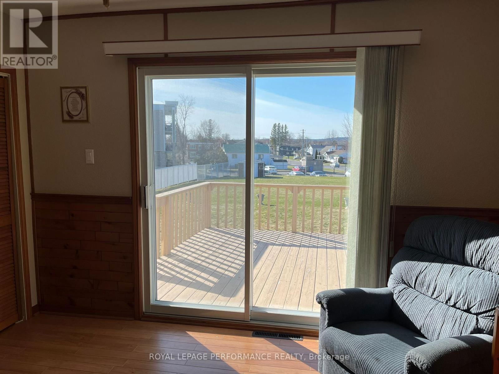 614 MONTCALM STREET Image 18