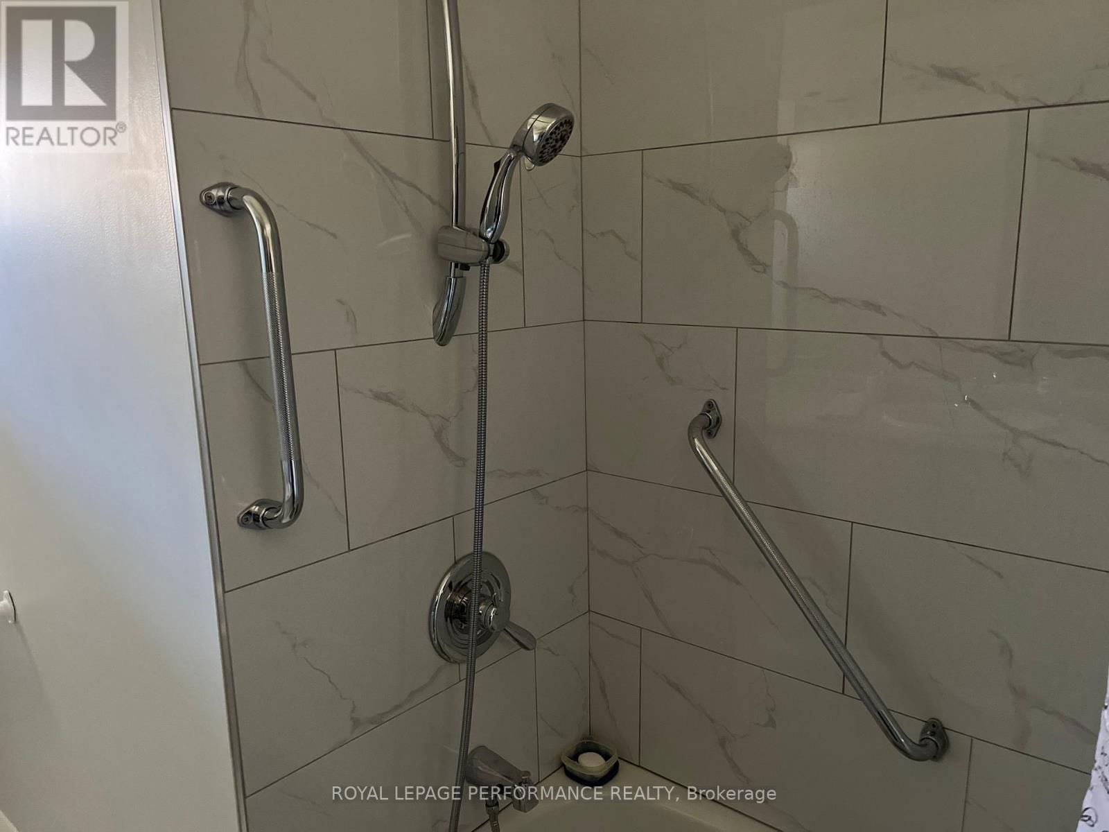 614 MONTCALM STREET Image 20