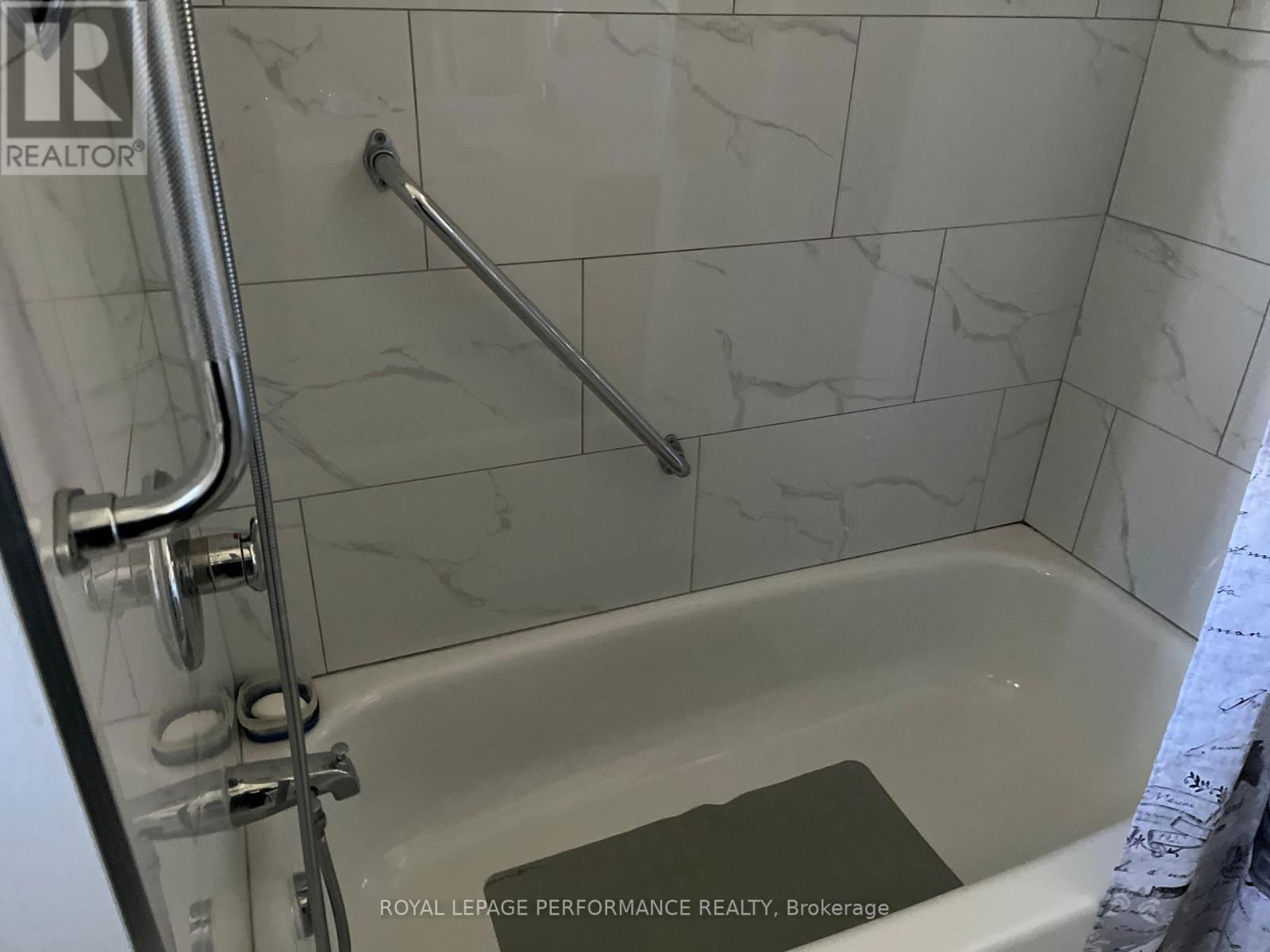 614 MONTCALM STREET Image 21