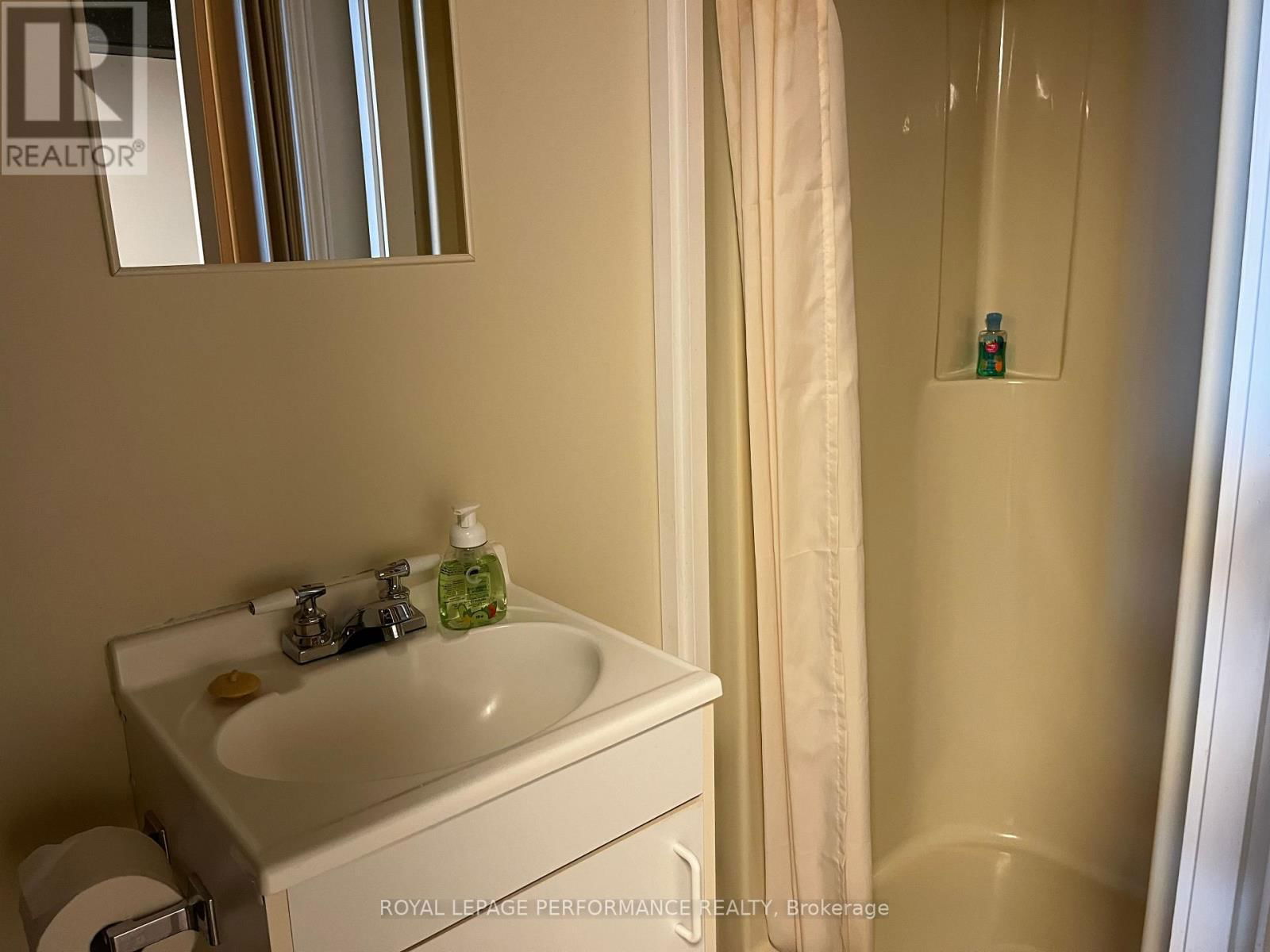 614 MONTCALM STREET Image 28