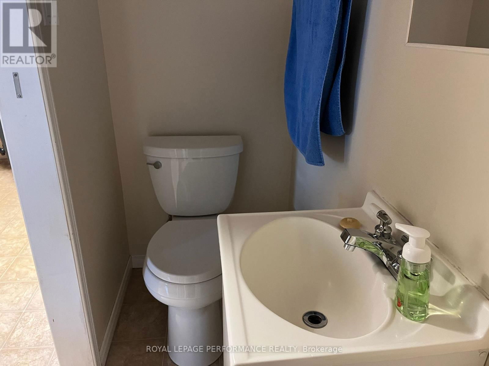 614 MONTCALM STREET Image 29