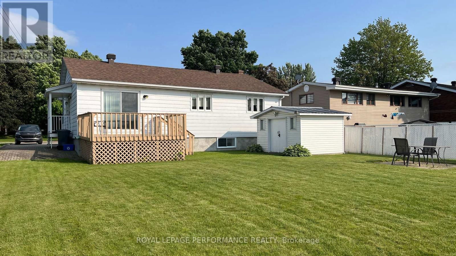 614 MONTCALM STREET Image 30