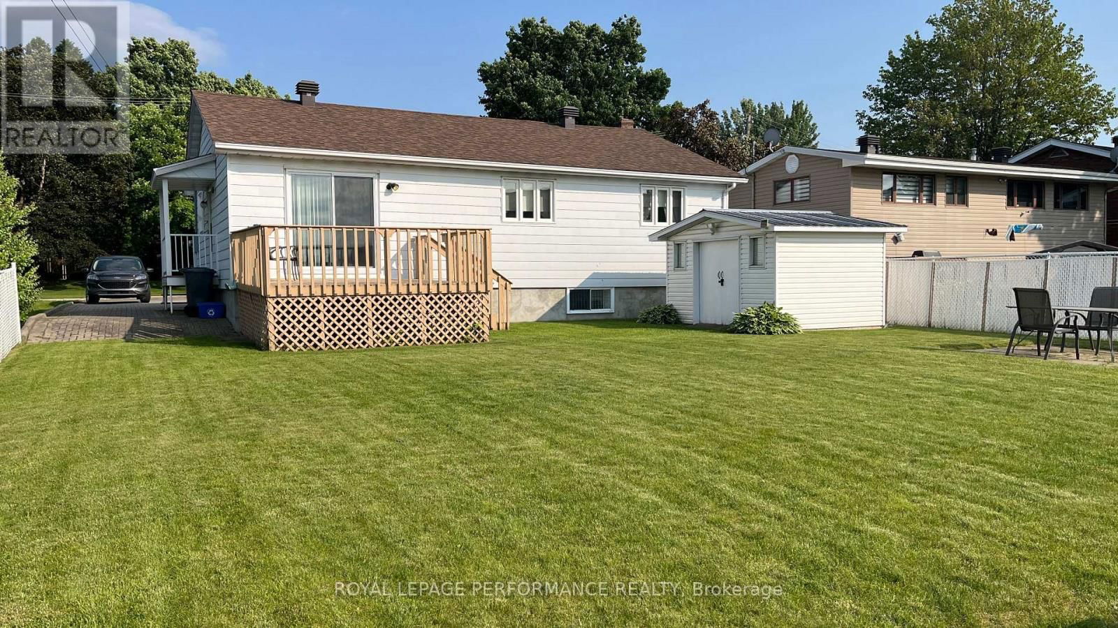 614 MONTCALM STREET Image 33