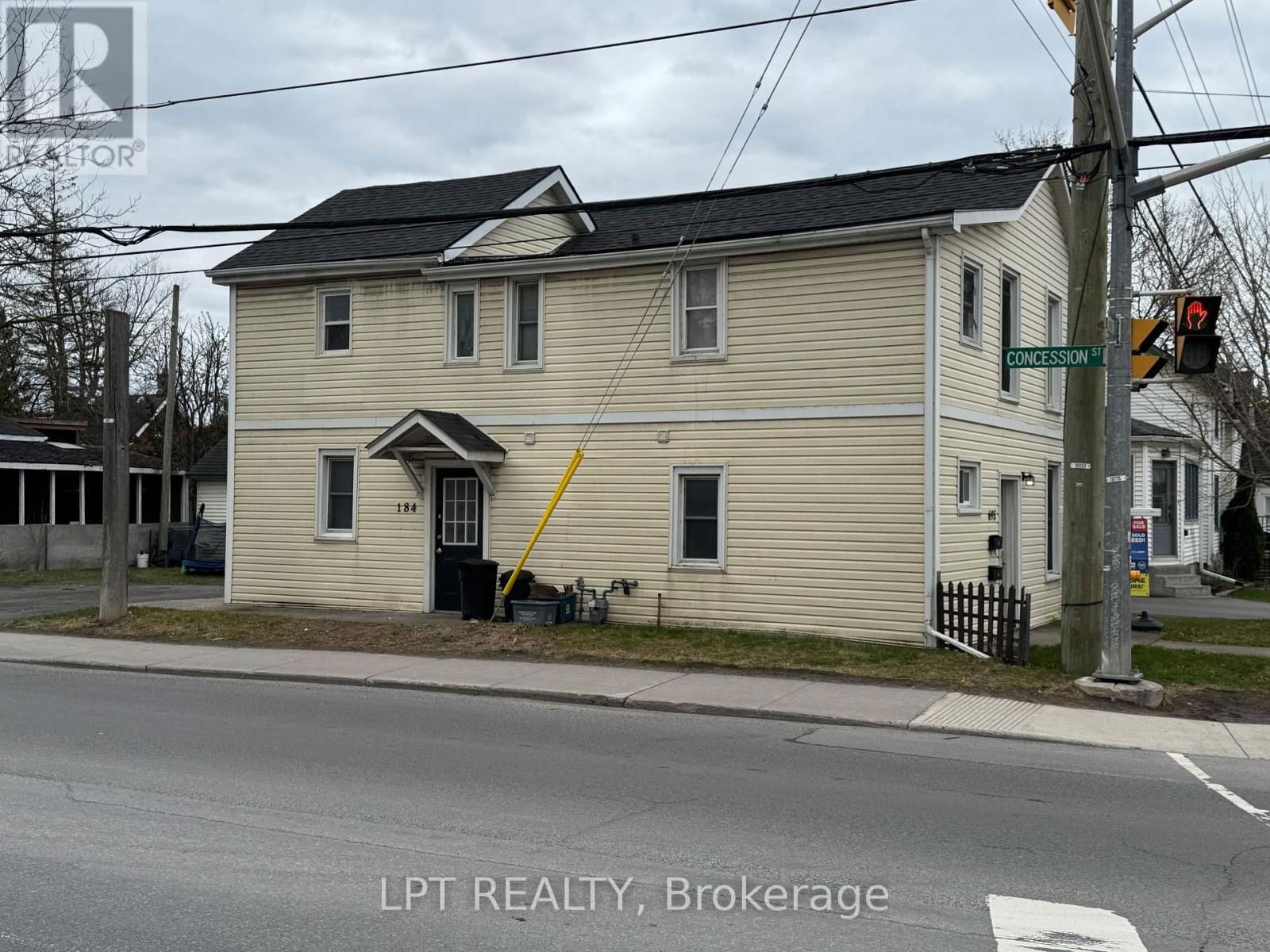 695 VICTORIA STREET Image 1
