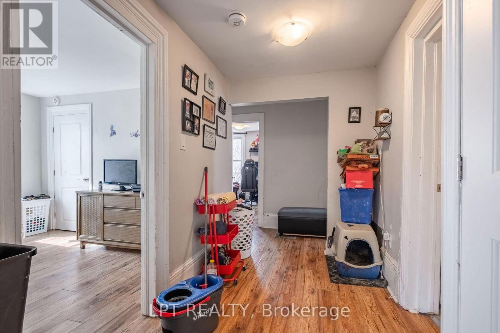 695 VICTORIA STREET Image 3