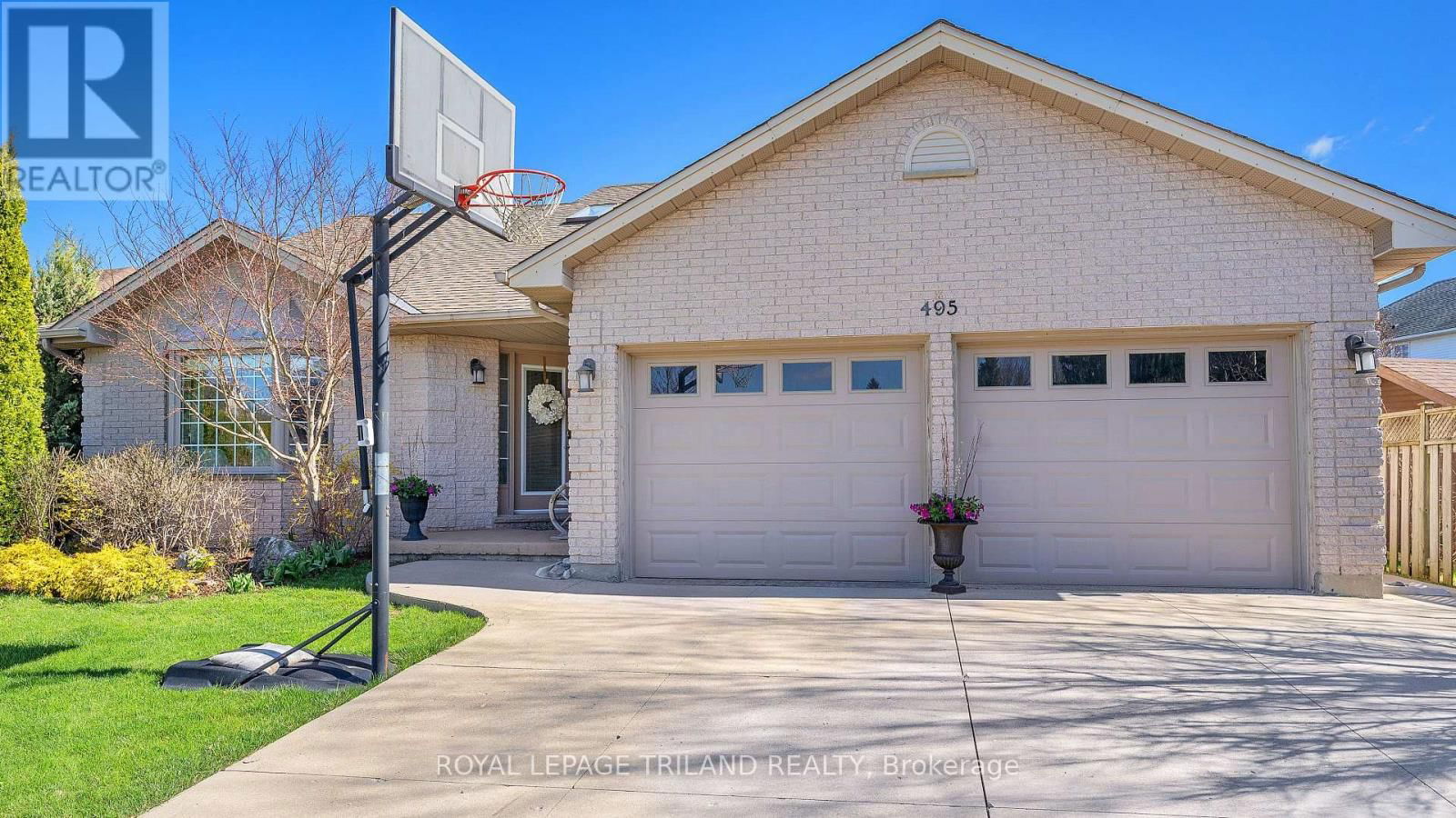 495 AMBLESIDE DRIVE Image 1