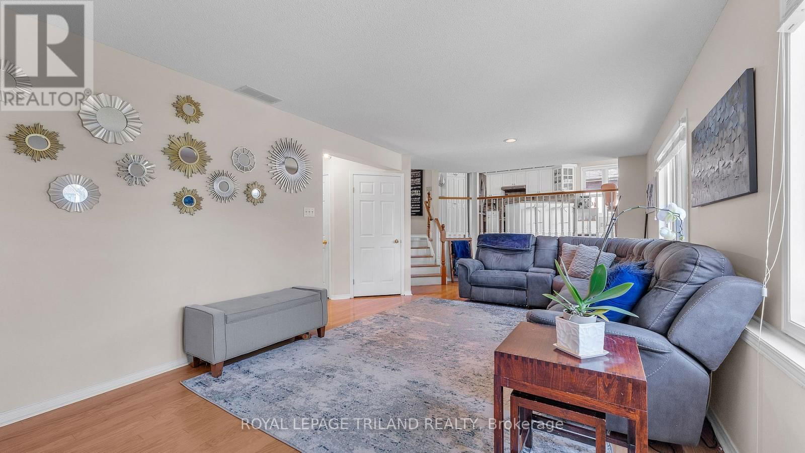 495 AMBLESIDE DRIVE Image 12