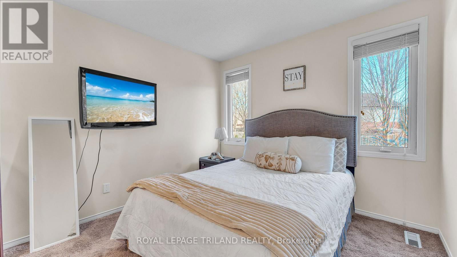 495 AMBLESIDE DRIVE Image 16