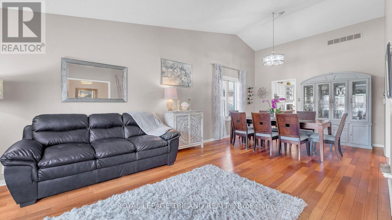 495 AMBLESIDE DRIVE Image 4