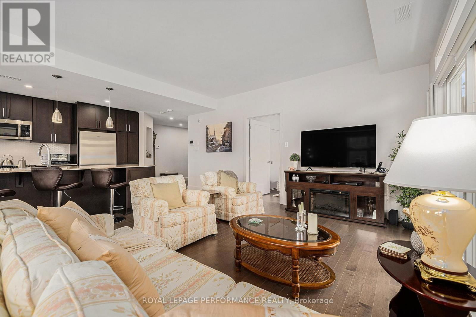203 - 315 ELIZABETH COSGROVE PRIVATE Image 9