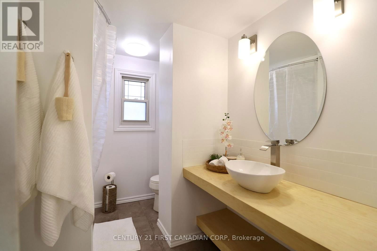 82 - 3100 DORCHESTER ROAD Image 18