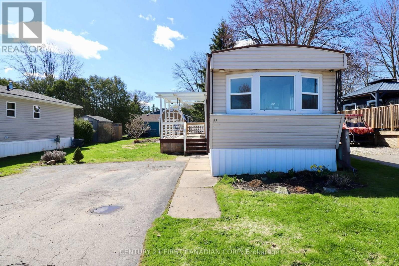 82 - 3100 DORCHESTER ROAD Image 2