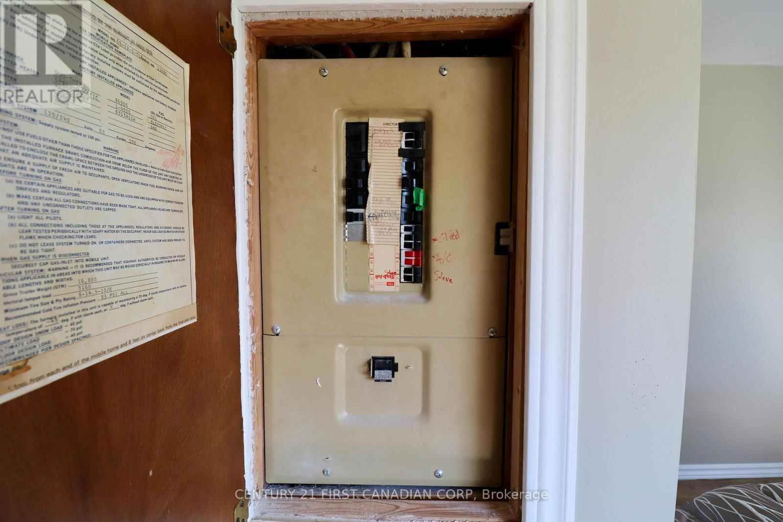 82 - 3100 DORCHESTER ROAD Image 21