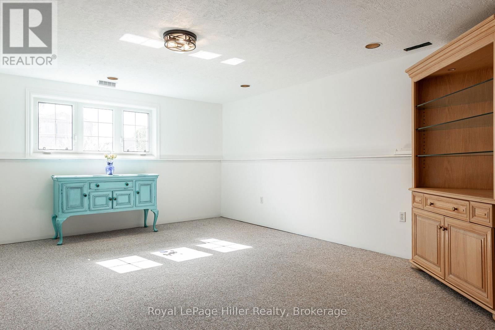 18 GEMMELL COURT Image 28