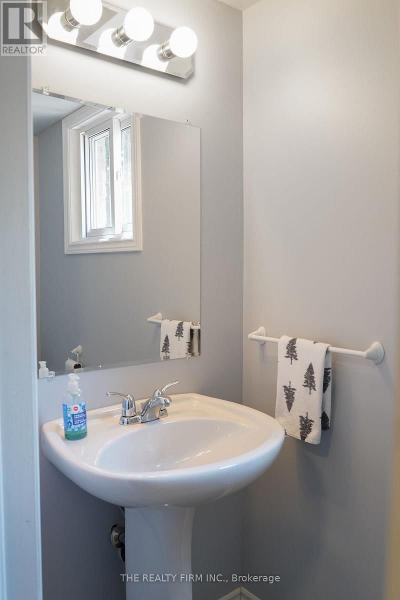2340 BENTIM ROAD Image 22
