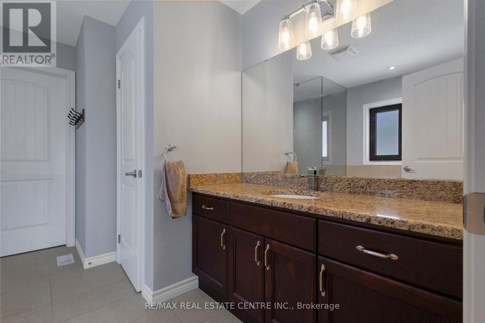 801 HALIFAX ROAD Image 23