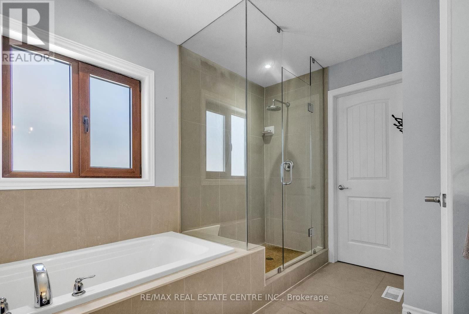 801 HALIFAX ROAD Image 24
