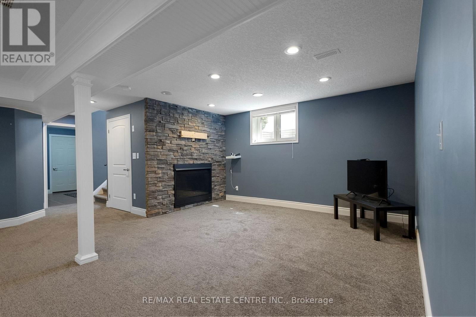 801 HALIFAX ROAD Image 34