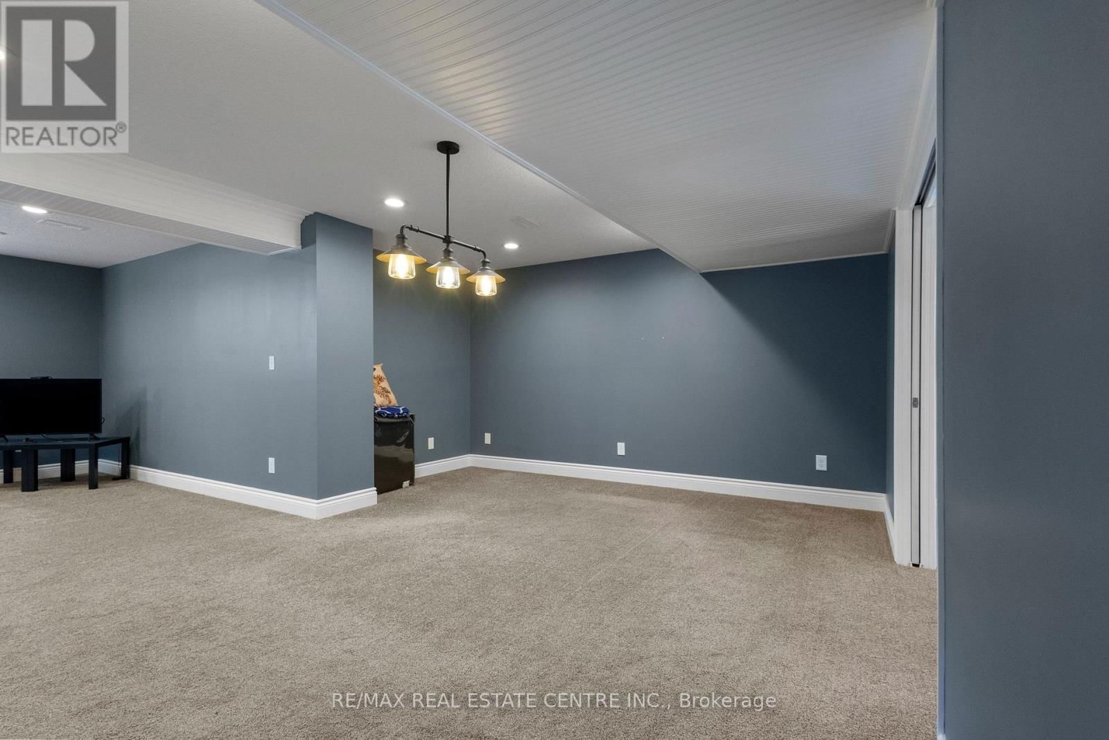 801 HALIFAX ROAD Image 37