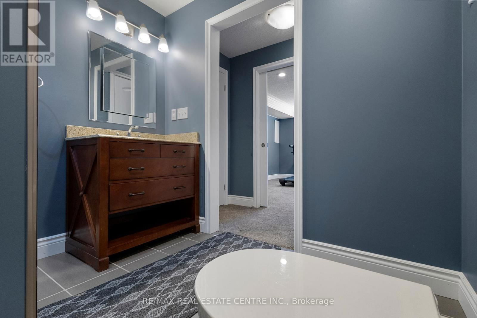 801 HALIFAX ROAD Image 39