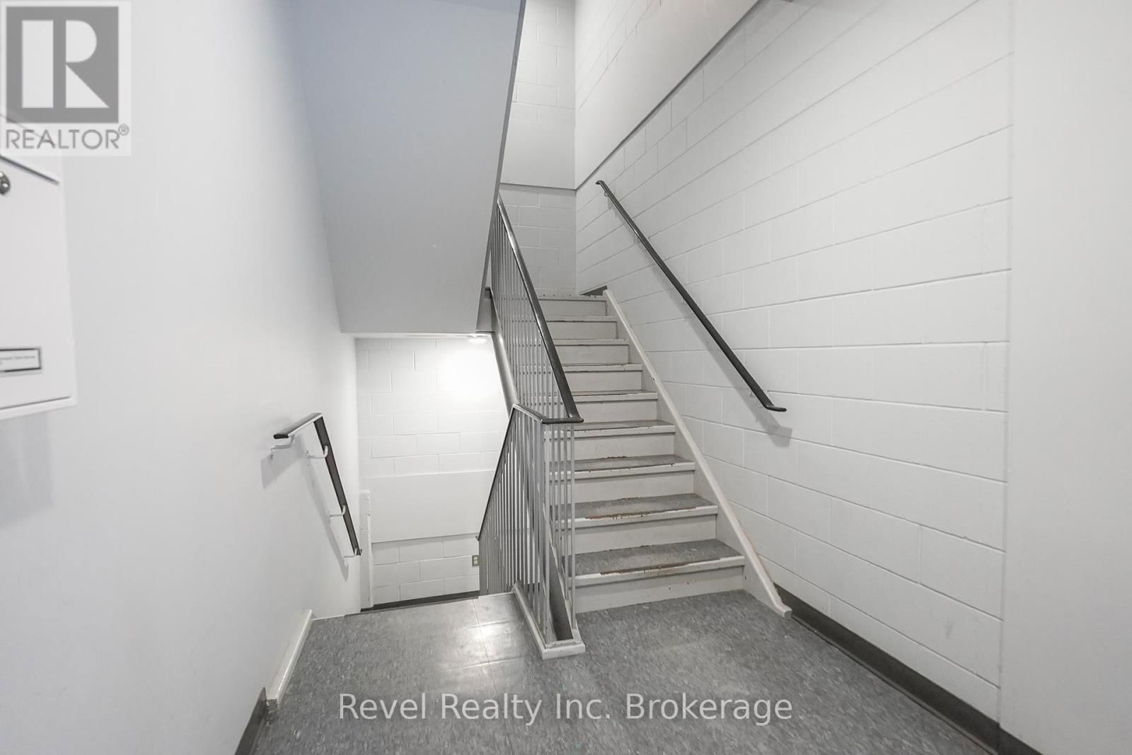 128-134 MCINTYRE STREET WEST Image 43
