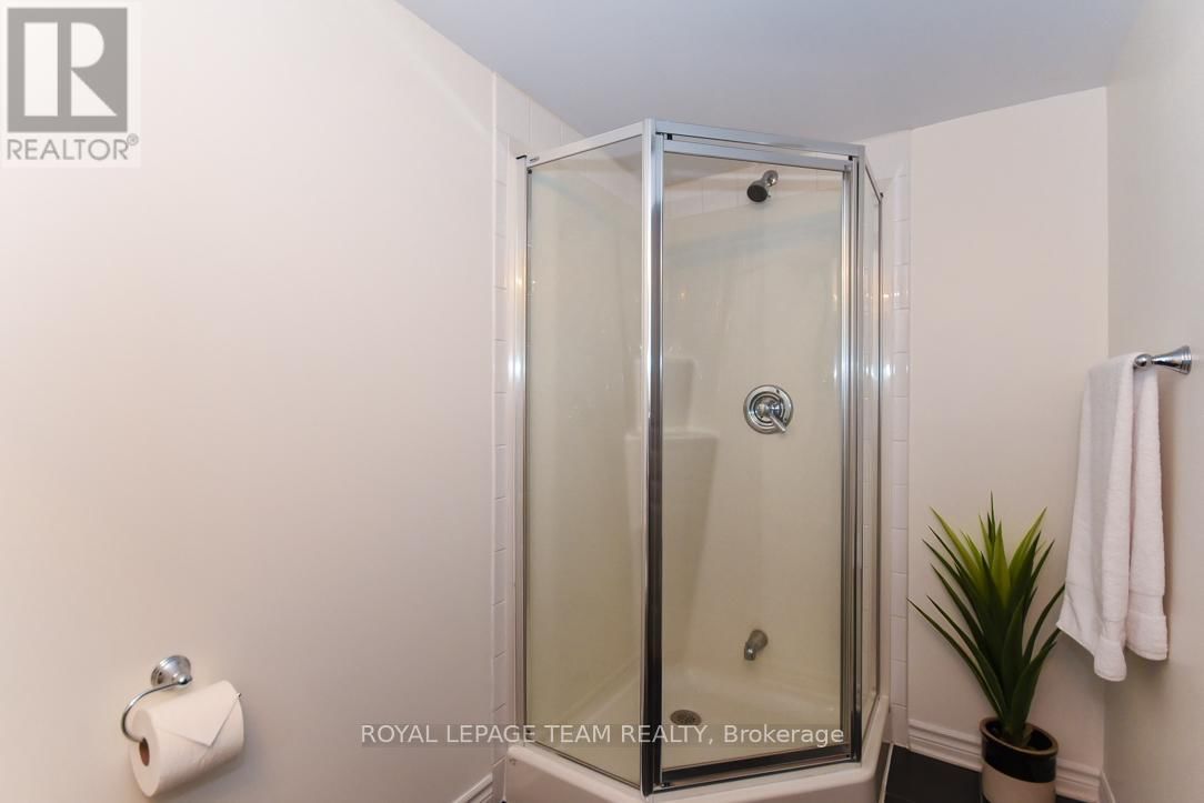 228 PEMBINA PRIVATE Image 17