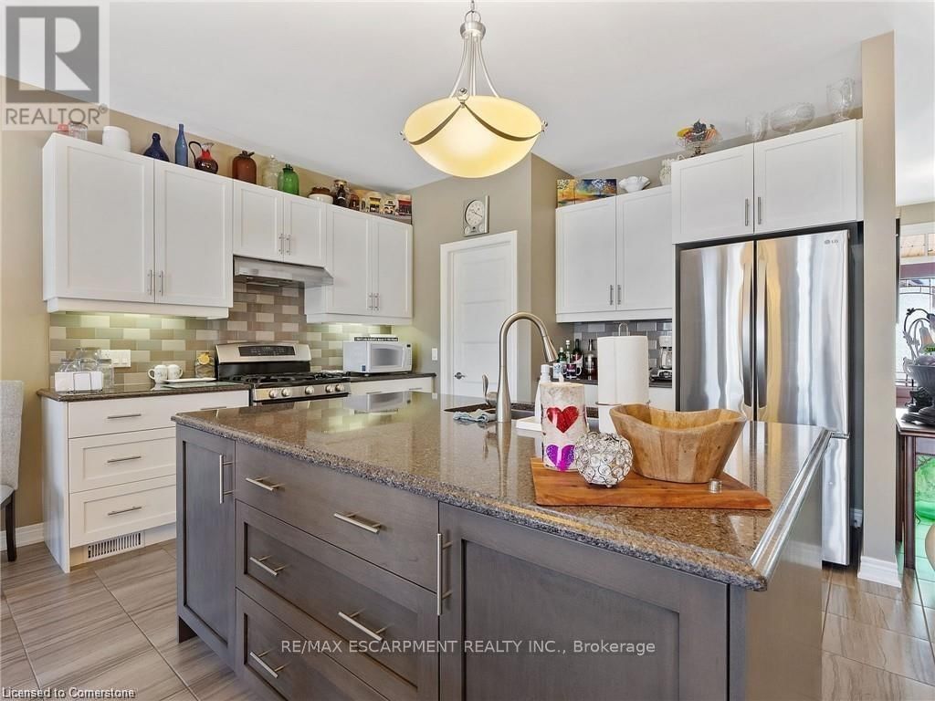 58 ROSEWOOD CRESCENT Image 13