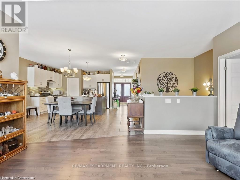 58 ROSEWOOD CRESCENT Image 22