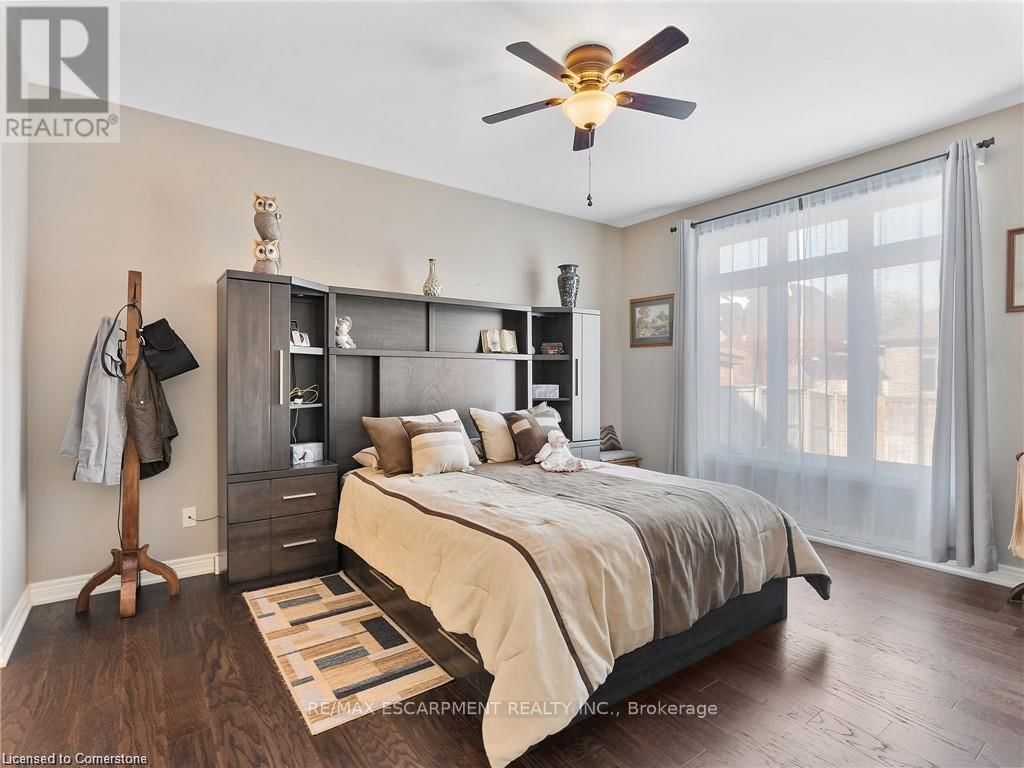 58 ROSEWOOD CRESCENT Image 23