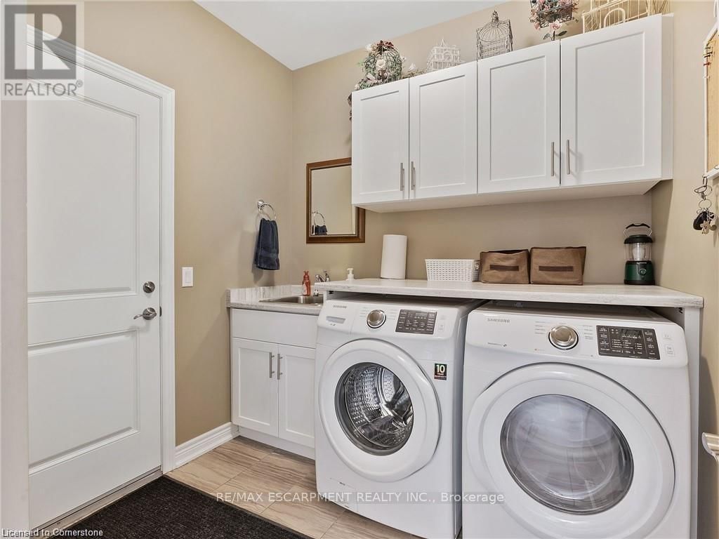 58 ROSEWOOD CRESCENT Image 27