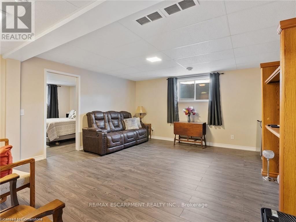 58 ROSEWOOD CRESCENT Image 28