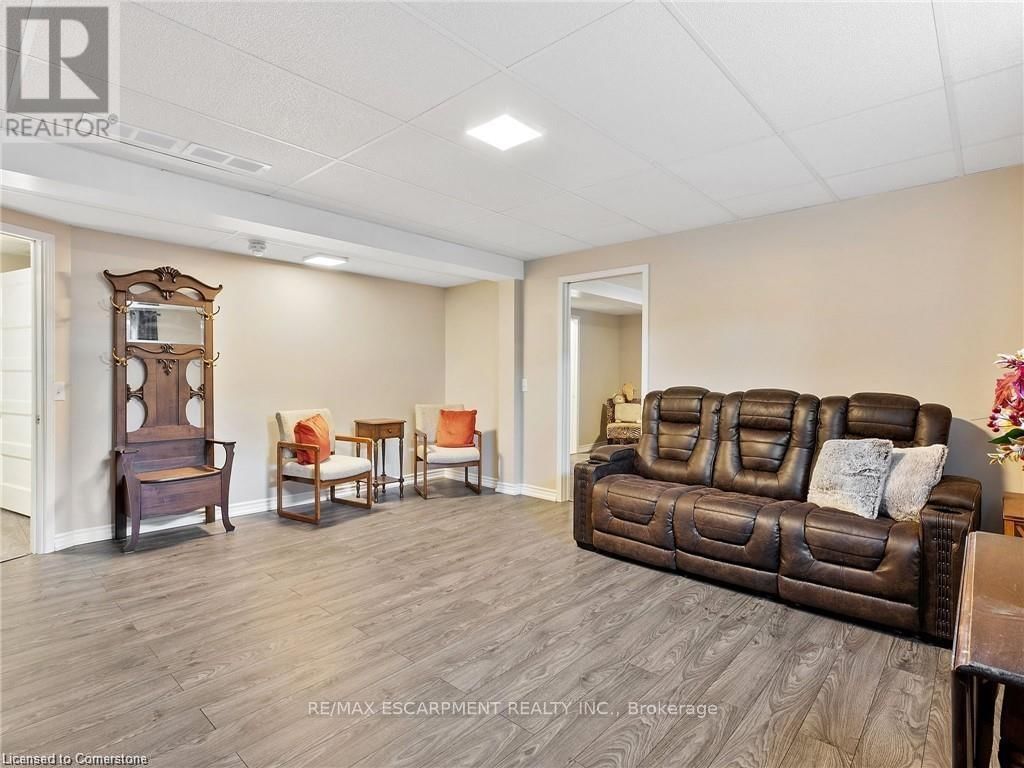 58 ROSEWOOD CRESCENT Image 30